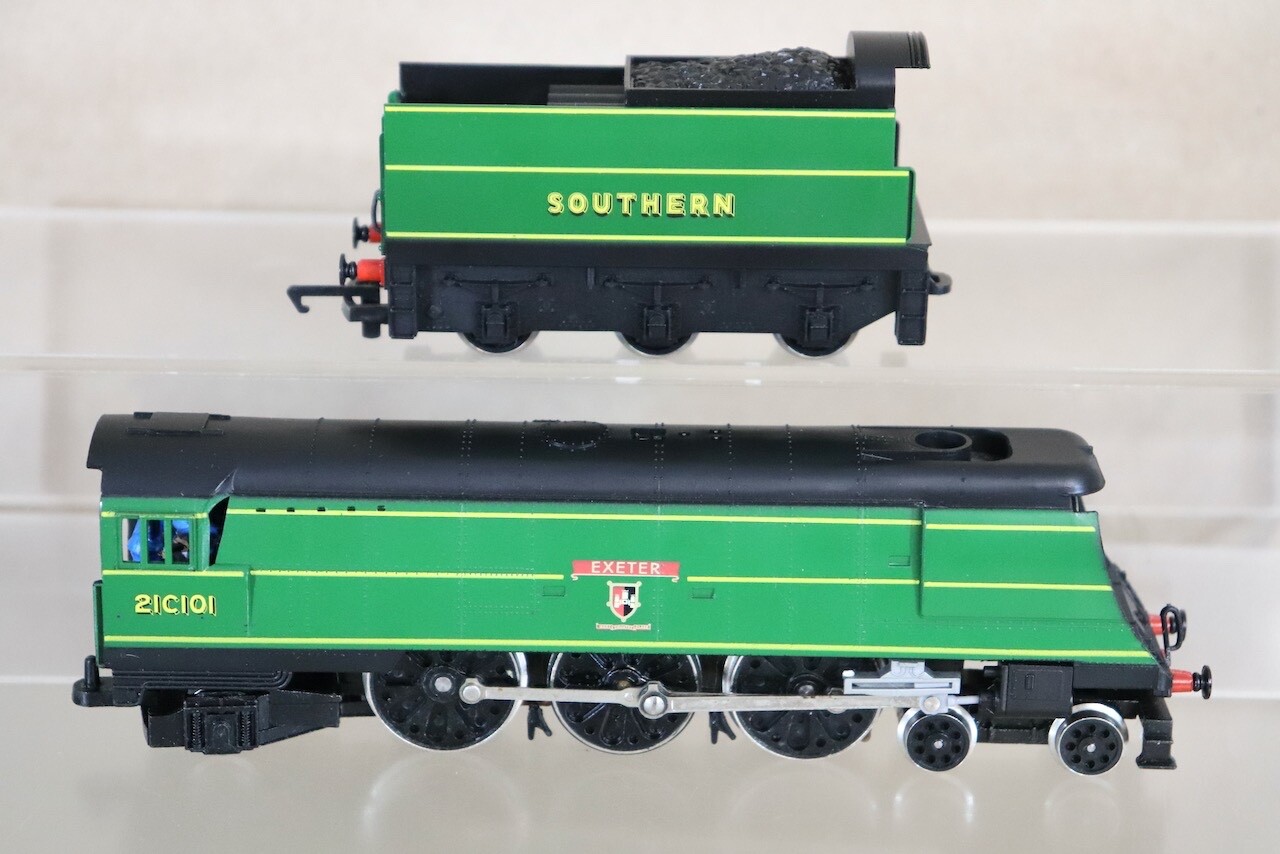 HORNBY R320 SOUTHERN 4-6-2 WEST COUNTRY CLASS LOCOMOTIVE 21C101 EXETER ob