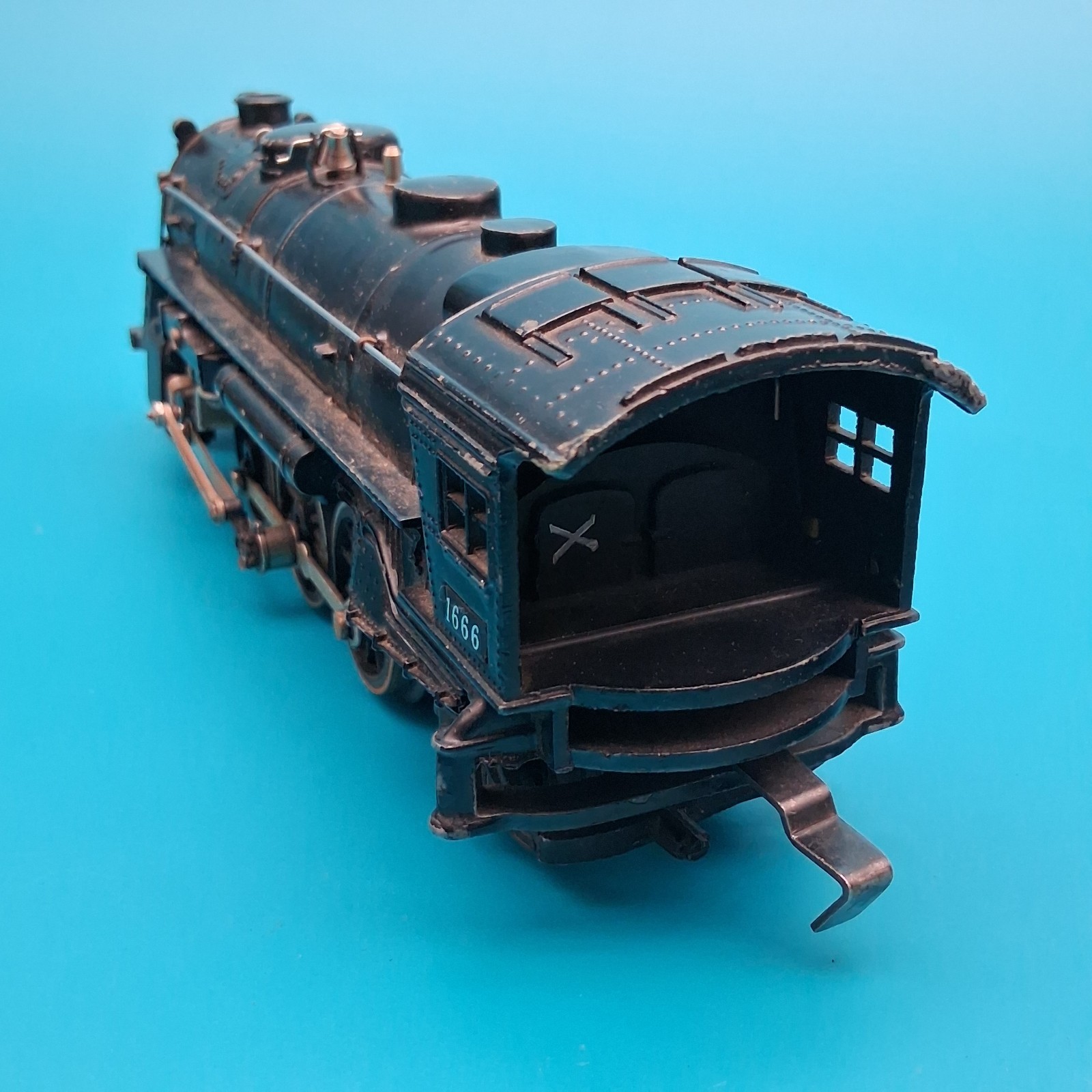 Lionel 1666 2-6-2 Locomotive & 2466WX Tender Original Boxes & Inserts RUNS