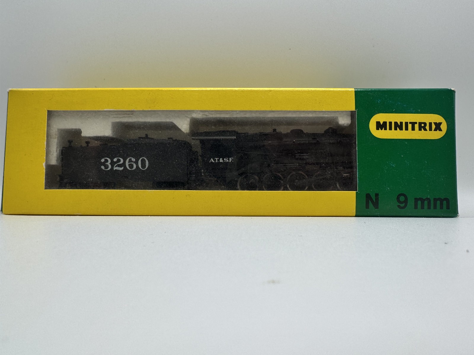 MINITRIX 2073 N Scale Steam Locomotive 2-10-0 ATSF Engine & Tender #3260 Germany