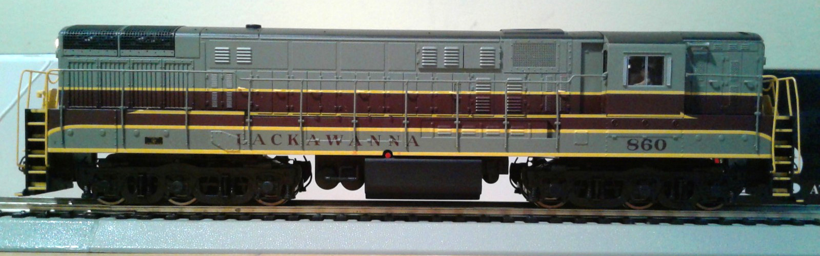 HO ATLAS FAIRBANKS-MORSE H24-66 TRAINMASTER LACKAWANNA DL&W #860 DCC & SOUND