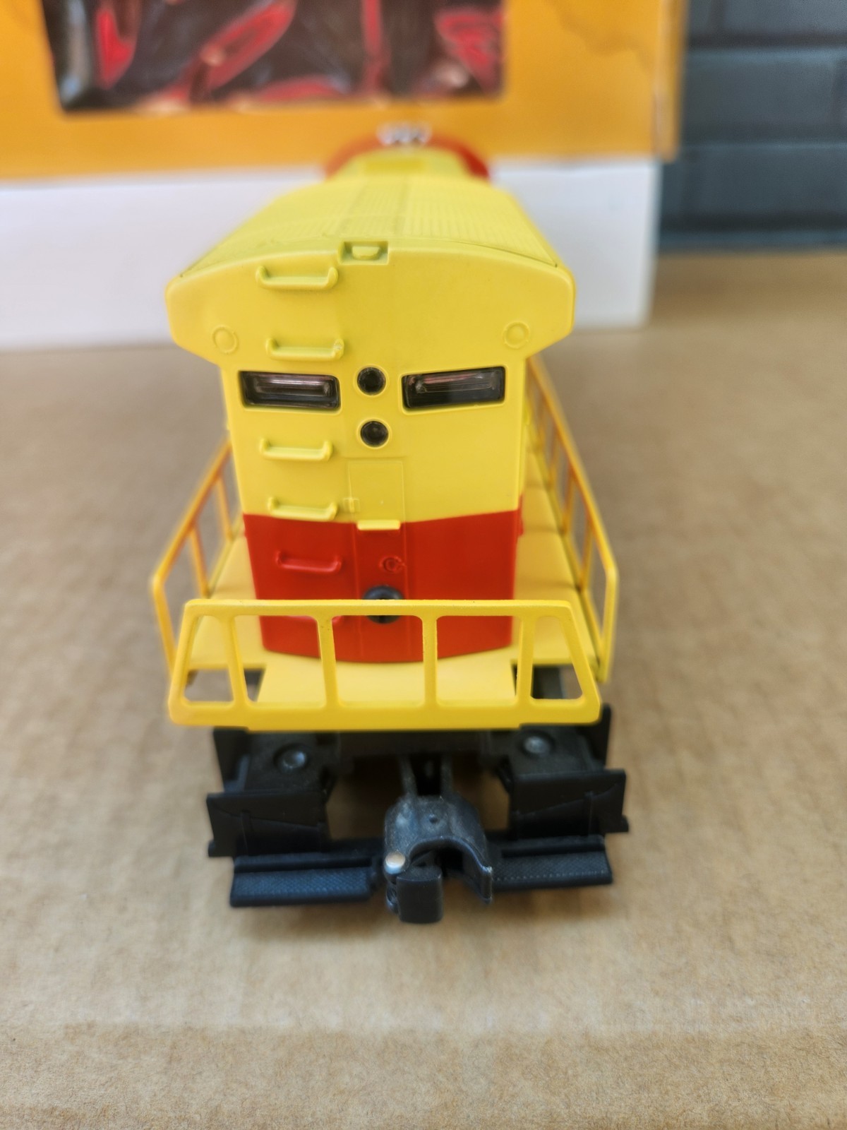 Lionel 8960 SP Southern Pacific Powered U36C Diesel Switcher Locomotive w/ Box
