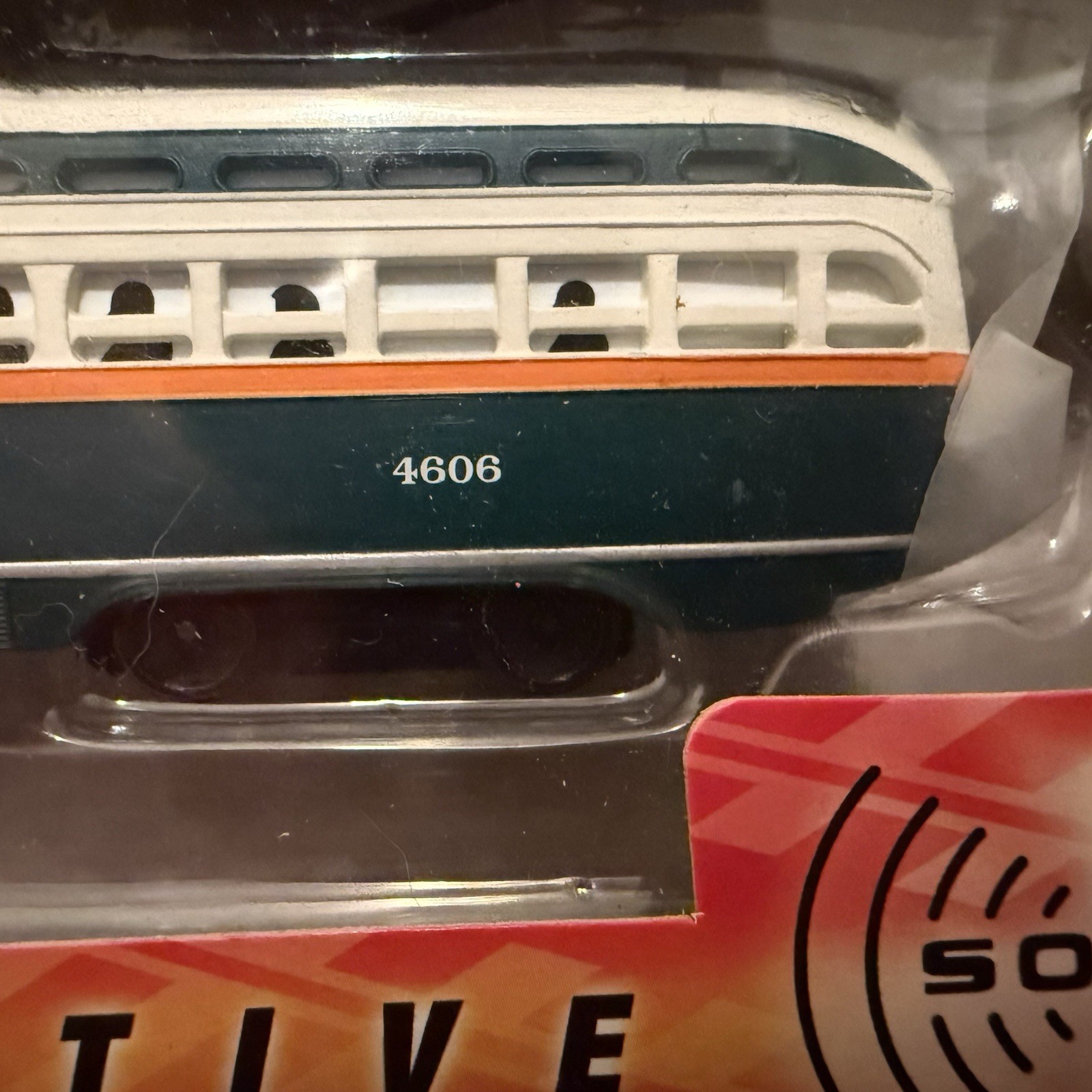 Bachmann #60504 HO Scale CHICAGO #4606 PCC Streetcar DCC Sound Value NEW IN BOX