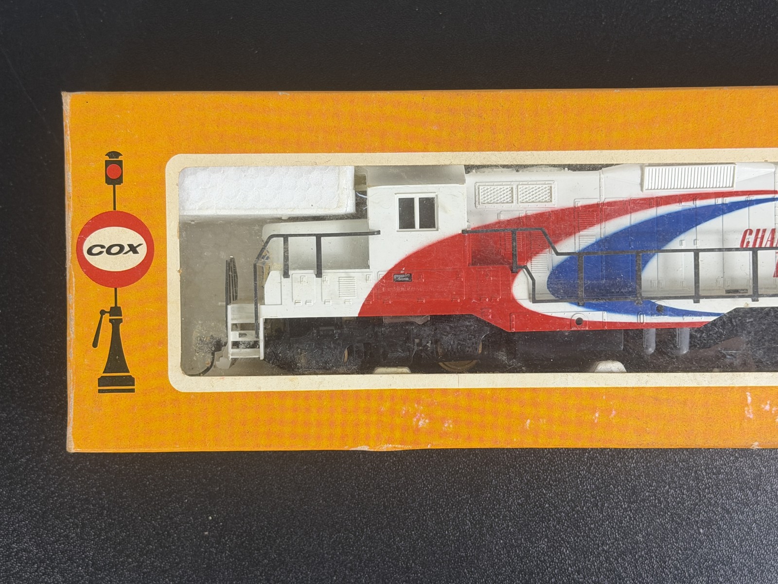 NEW COX HO Scale Championship Trails GP-9 Locomotive & Caboose No. 6113-7 VTG