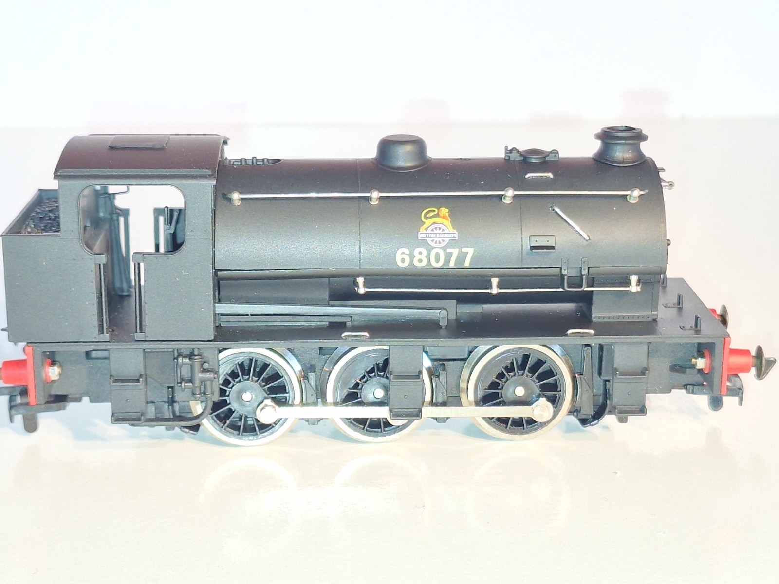 Dapol D350 BR Tank Loco 68077. New Old Stock. Mint Cond.2 Rail DC Boxed.OO Scale