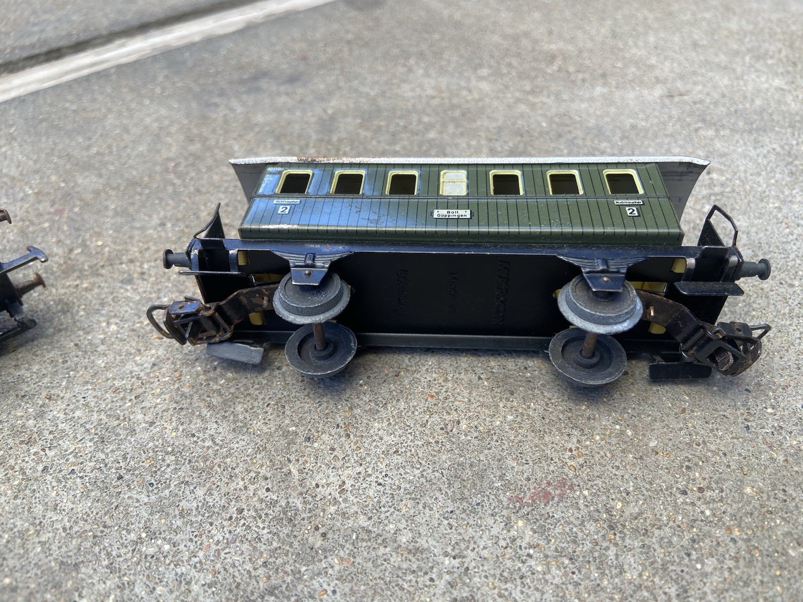 Märklin HO Set 3000 Engine with Cars, and Others – Untested