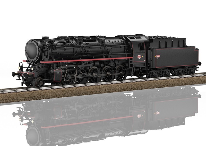 TRIX 25744 SNCF Steam Locomotive Series 150 X Tender 2’2’T34, UK Cabin, Ep. III