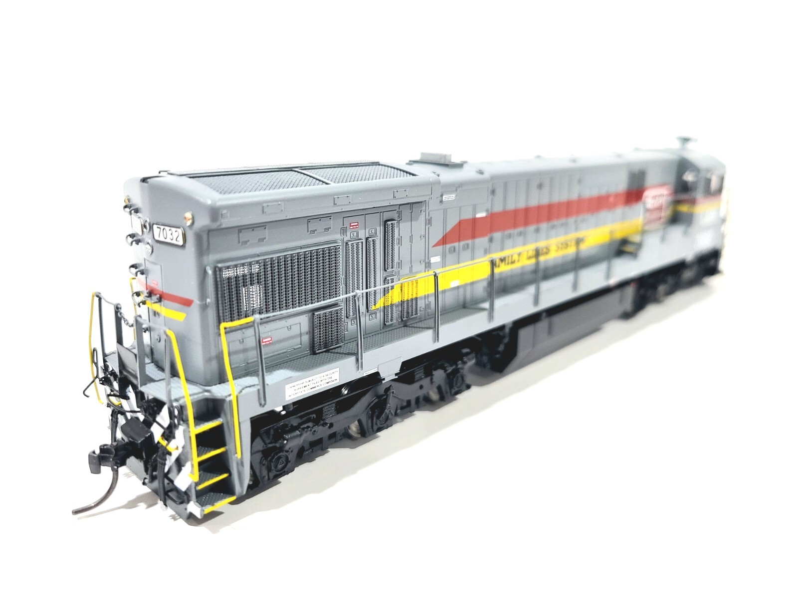 Overland OMI SCL L&N GE C30-7 Family Lines System #7032 HO Brass #087010055.1