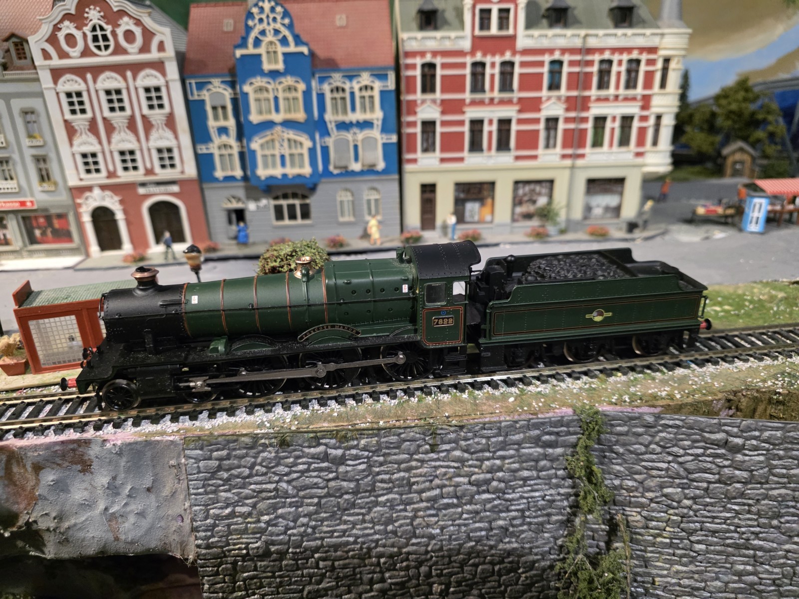 Bachmann Branchline BR Manor Class Steam Locomotive 31-306 OO Scale DC
