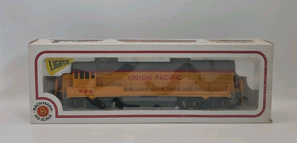 Bachmann HO Union Pacific GE U36B 0625 Diesel Locomotive No. 824 RUNS/LIGHTS C-7