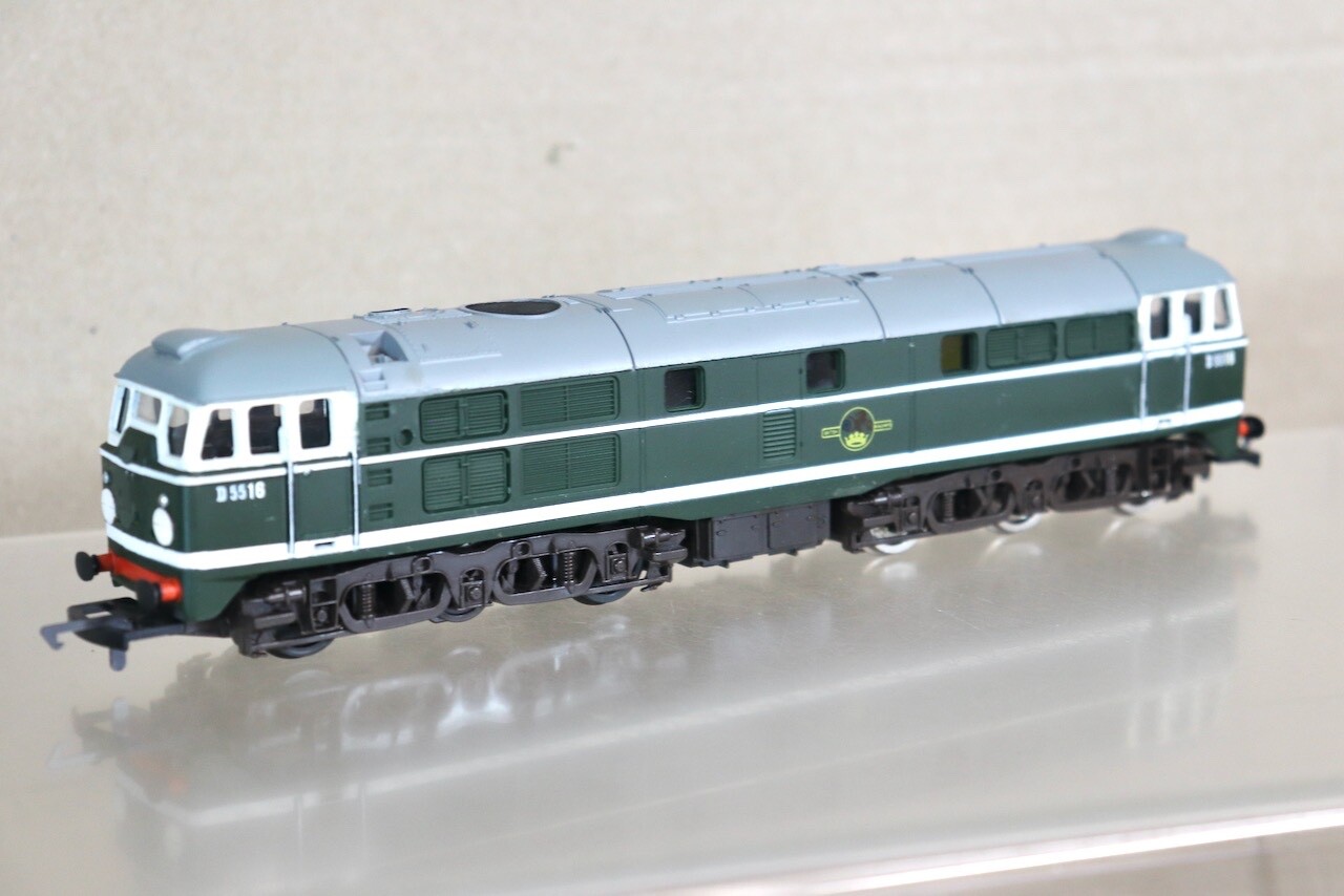 AIRFIX 54101 RE NUMBERED BR GREEN A1A-A1A CLASS 31 DIESEL LOCOMOTIVE D5516 og