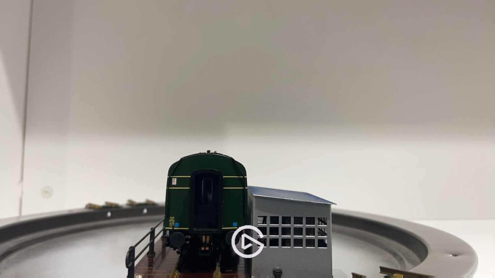Bachmann Branch-line 32-286 Class 101 2 Car DMU BR Green DCC Ready 21 Pin