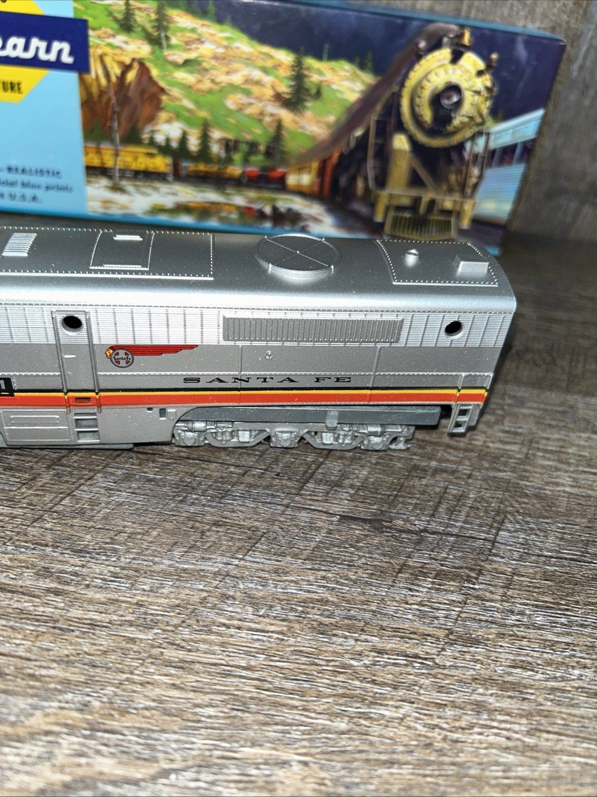 Athearn 3305 PA-1 Diesel Santa Fe – Dummy Train For Display Only