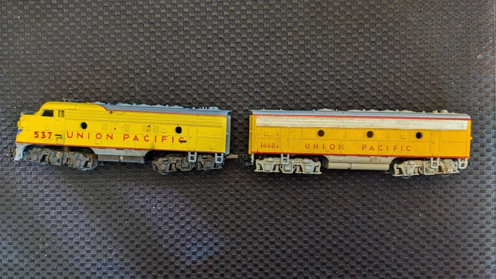 Mantua HO F-7 A&B DUMMY Locomotive Pair UP #537/1468 B
