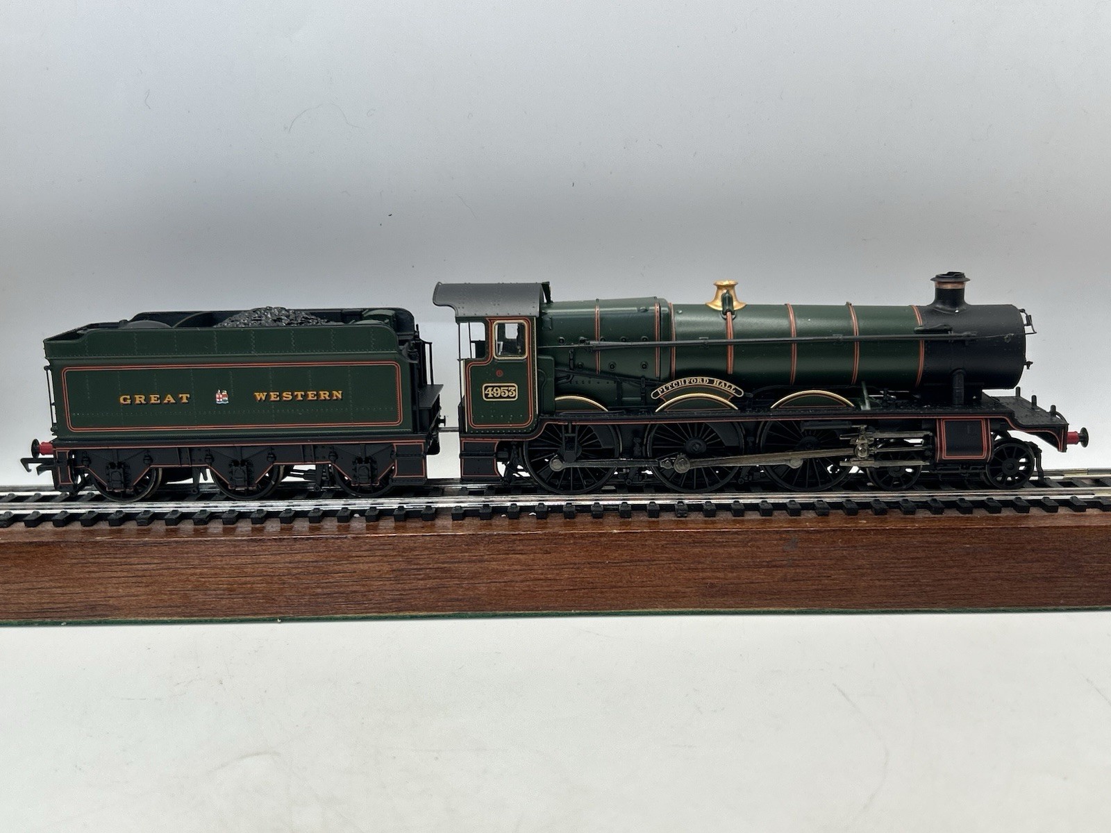 OO Bachmann 32-003Z GWR Hall Class 4-6-0 Locomotive ‘Pitchford Hall’ – EX BOXED