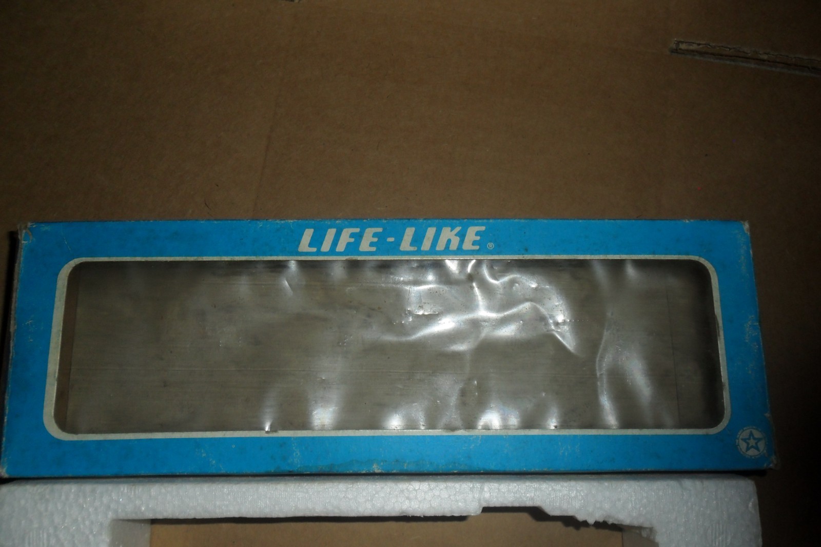 LIFE LIKE HO F7B SANTA FE Locomotive DUMMY (NON POWERED )