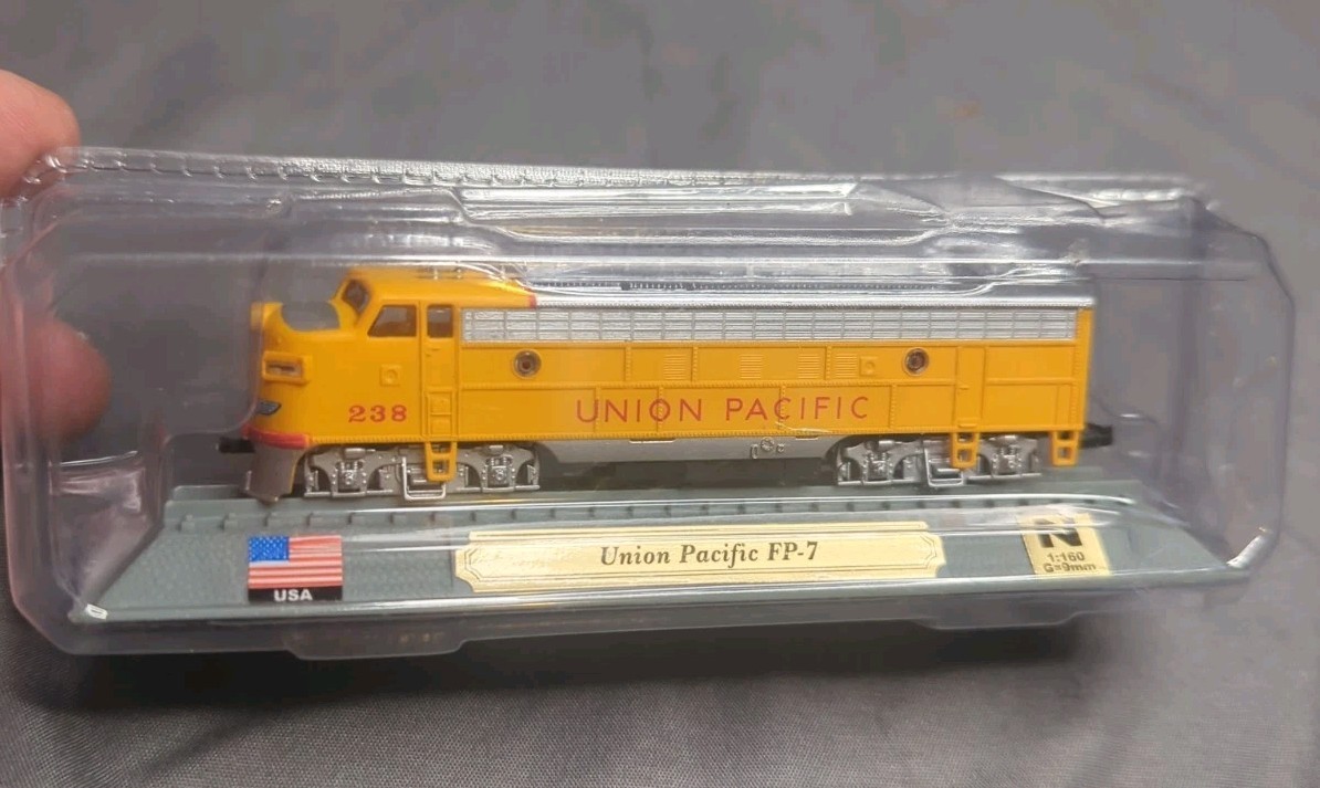 Vtg Del Prado Union Pacific FP-7 Locomotive-N Scale 1:160- Sealed Display Model