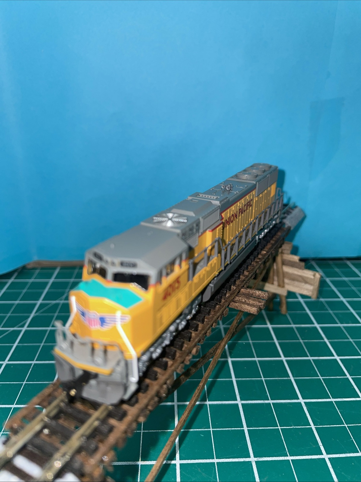 New! N-Scale Kato 176-4015-S EMD SD/70M W/ LokSound UP Excursion #4015 $ 335.00