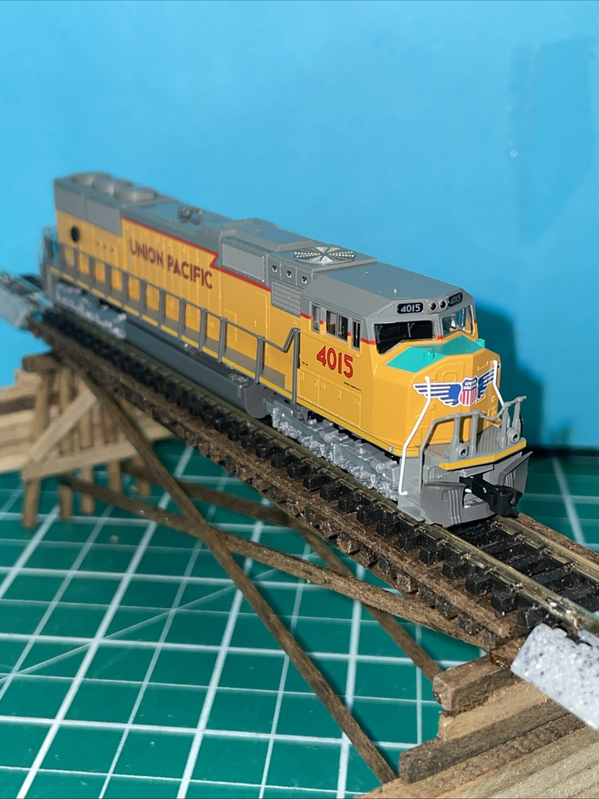 New! N-Scale Kato 176-4015-S EMD SD/70M W/ LokSound UP Excursion #4015 $ 335.00