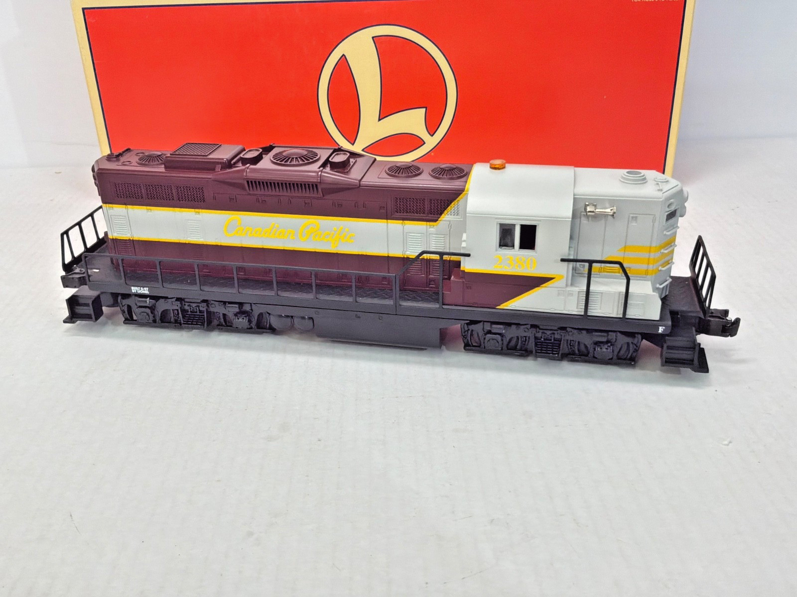 VINTAGE LIONEL O 6-18564 CANADIAN PACIFIC GP9 DIESEL LOCOMOTIVE 2380 TCA C8
