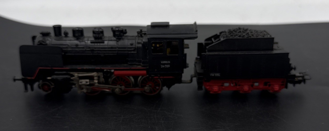 Vintage Marklin FM 800 HO Steam Locomotive Not Tested No Box Good Condition