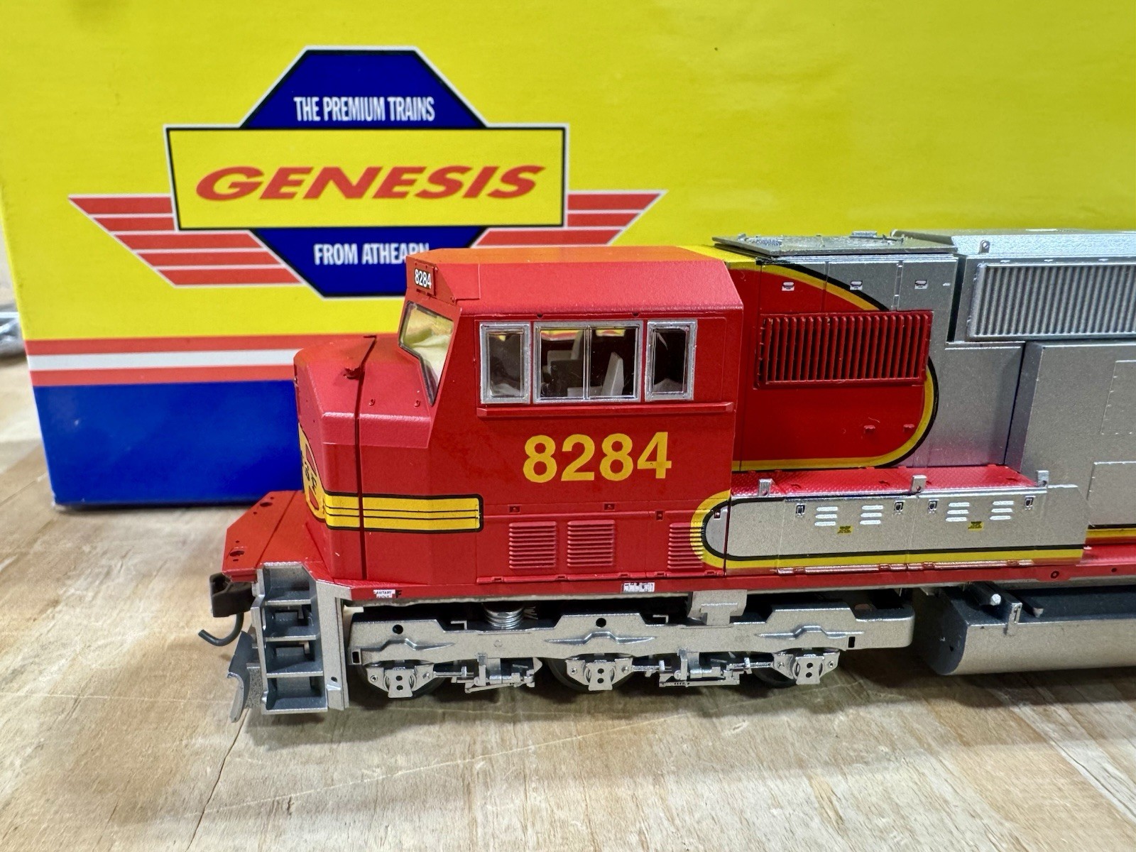 Athearn Genesis G6147 HO SD75 BNSF Rd #8284 New!