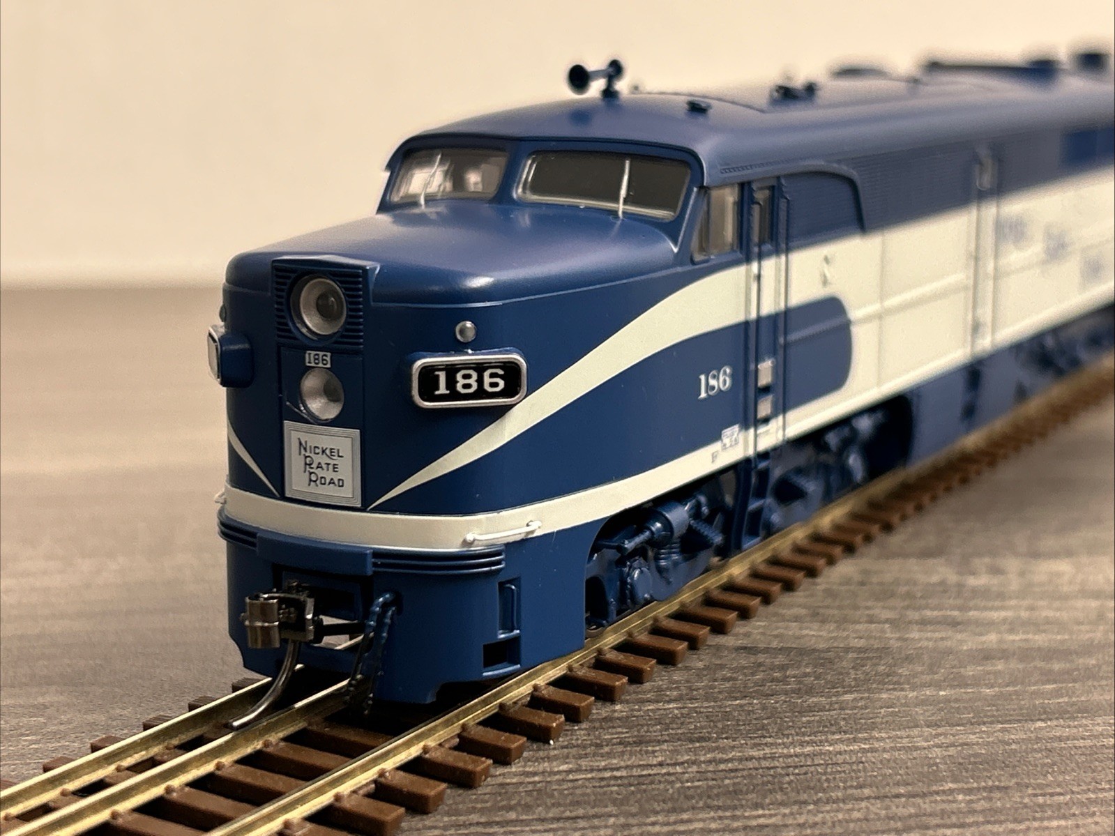 Rapido Trains HO #23021 ALCo PA-1 Locomotive Nickel Plate #186 – NOS – CC
