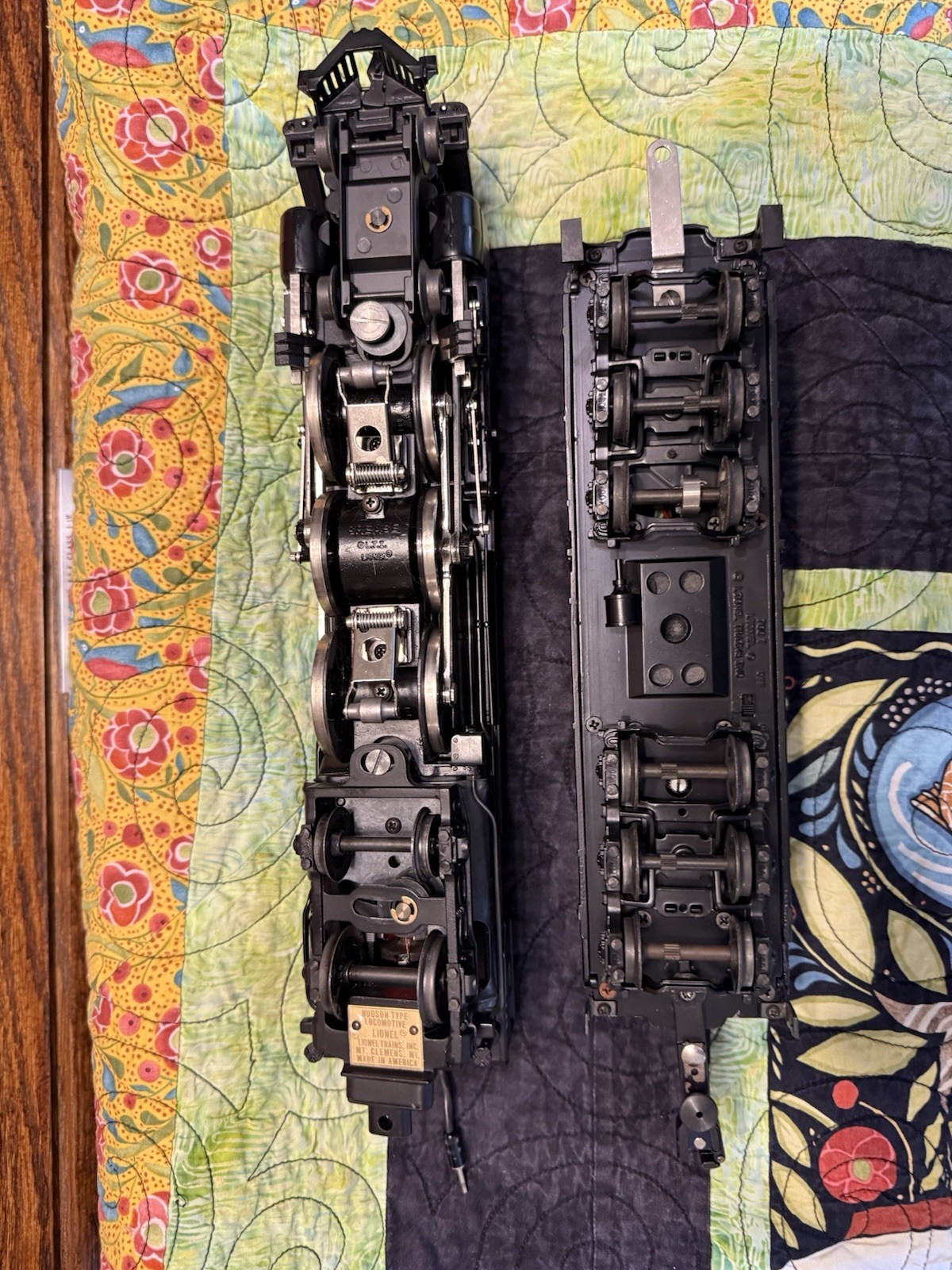 Lionel 6-18005 O NYC 4-6-4 700E Hudson Steam & Tender #5340 w/ Display Case