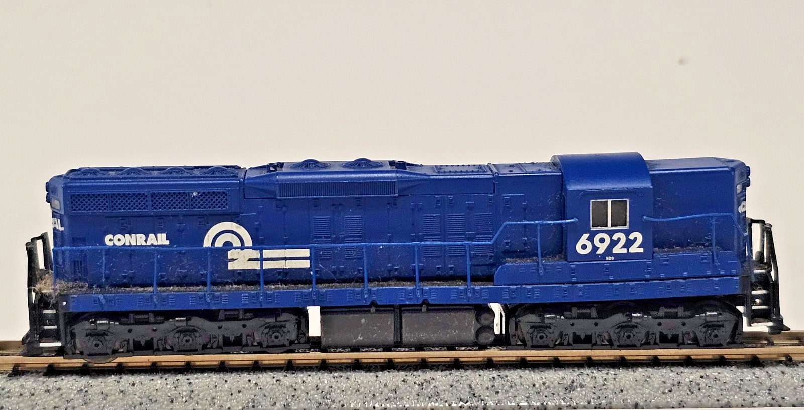 N SCALE LIFE-LIKE SD-7 DIESEL LOCOMOTIVE CONRAIL 6922 WITH VIDEO