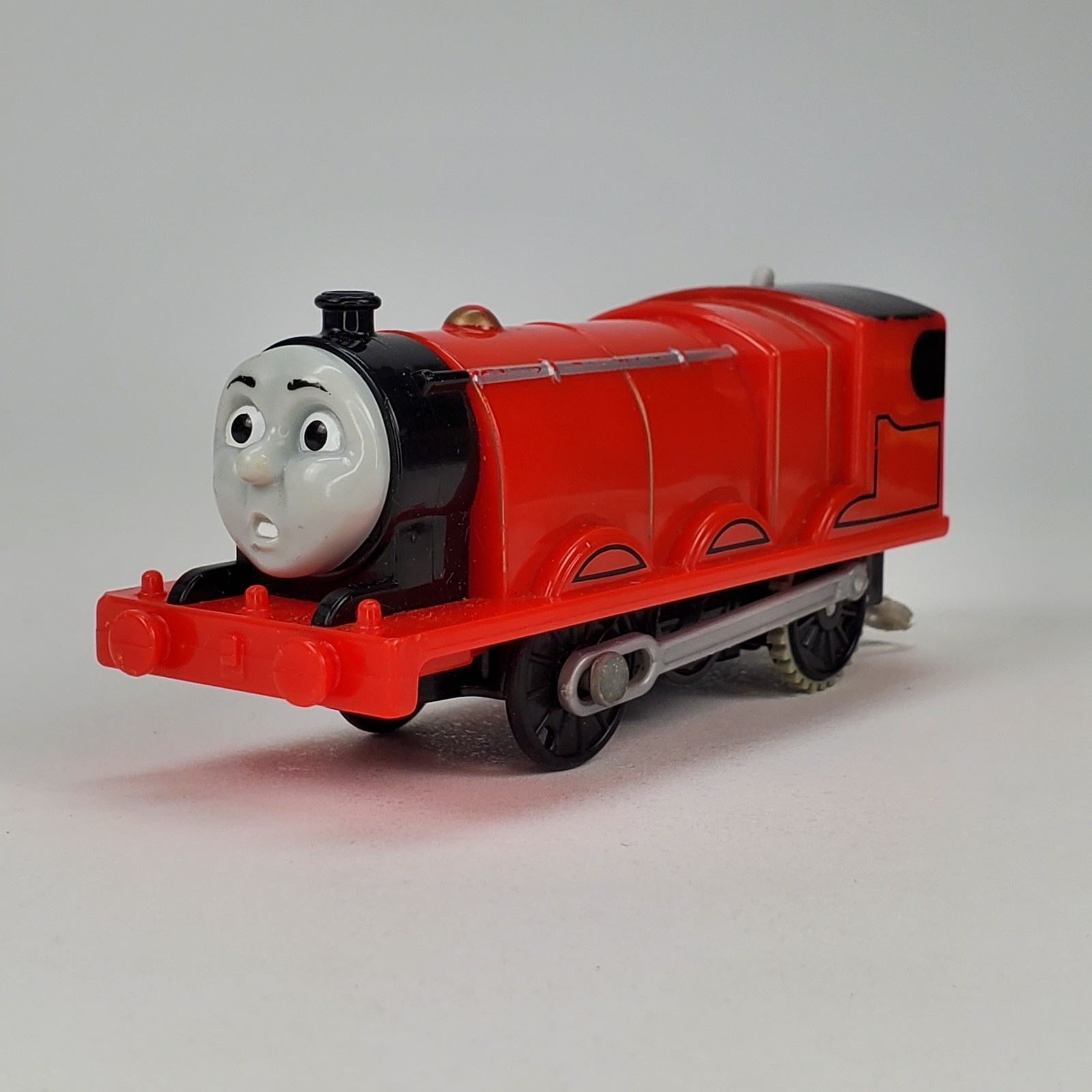 Thomas & Friends TrackMaster James Motorized Red Engine Train 2013 Gullane 2584D