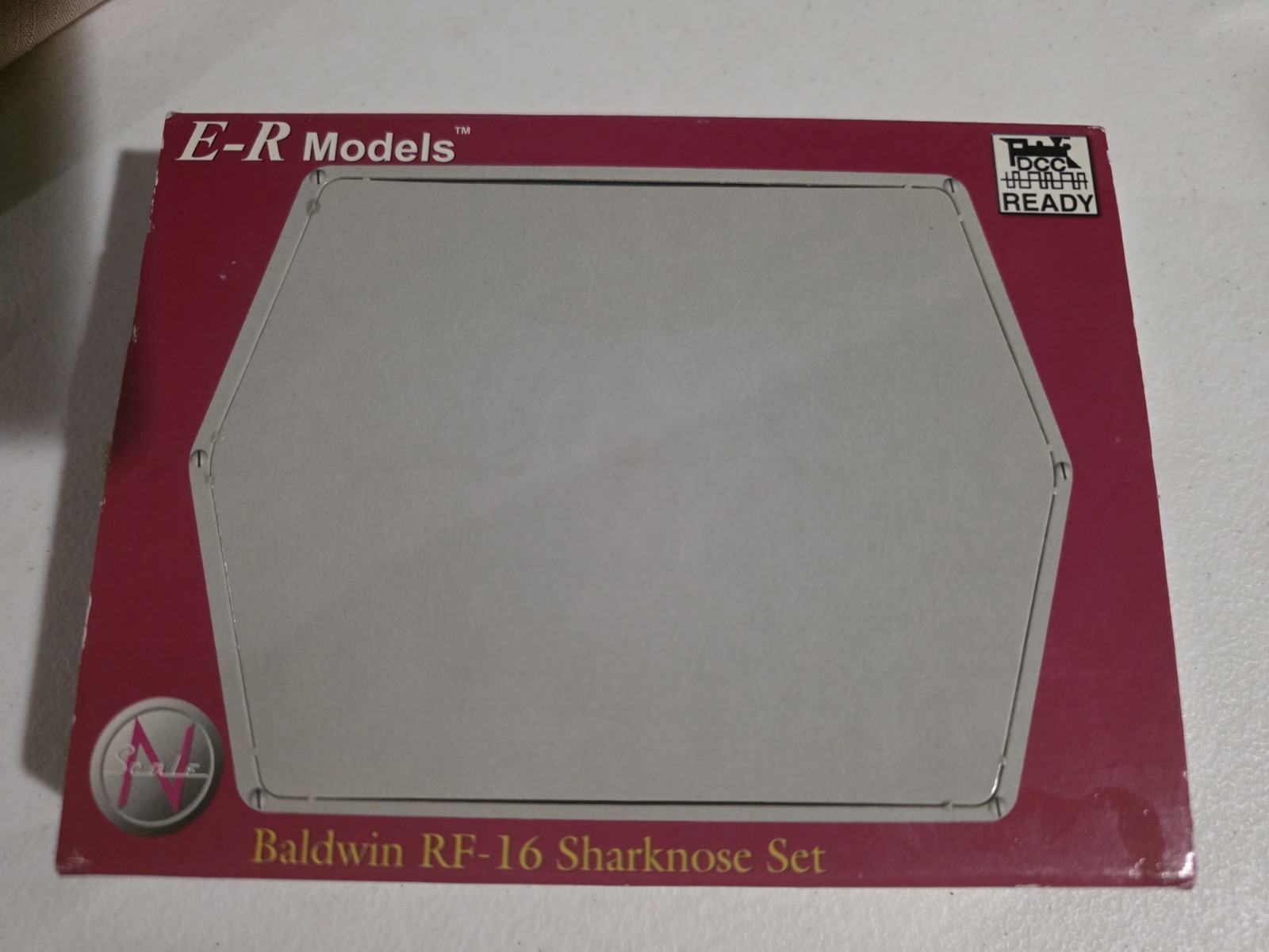 E-R Models N Scale BALDWIN RF-16 SHARKNOSE Item No. 81356 A&B set NYC #3806