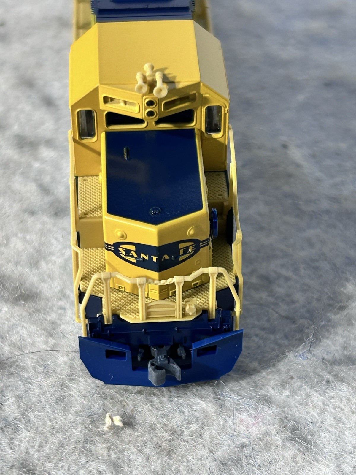 Cool KATO Santa Fe SD-40-2 Snoot Nose Diesel Engine/Caboose Set N Gauge