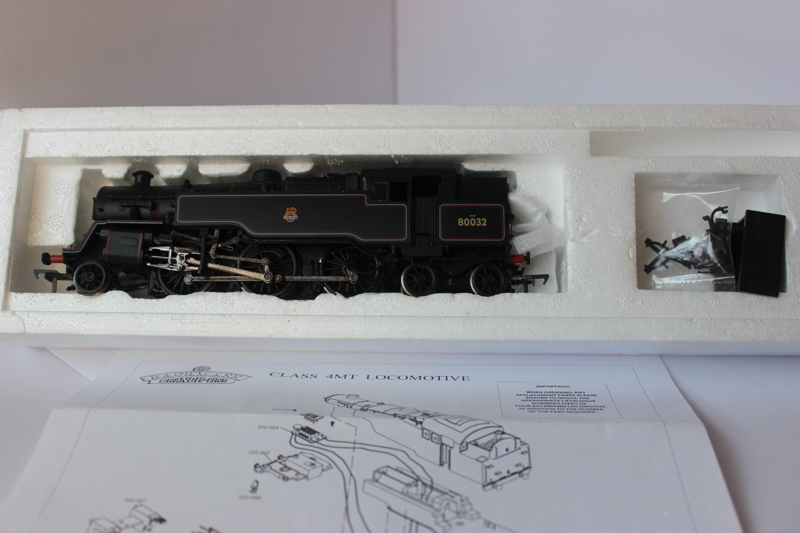 Bachmann 32-352 Standard Class 4MT Tank 80032 BR Lined Black E/Emblem Boxed.