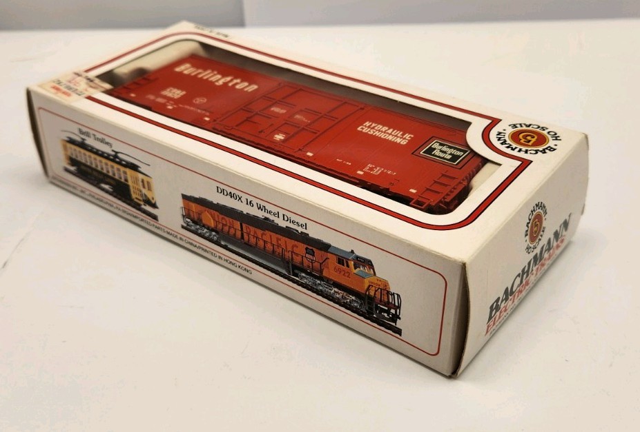 BACHMANN HO 76036 41′ HI-CUBE SMOOTH SIDE BOX CAR BURLINGTON C&Q 19920 NOS C43