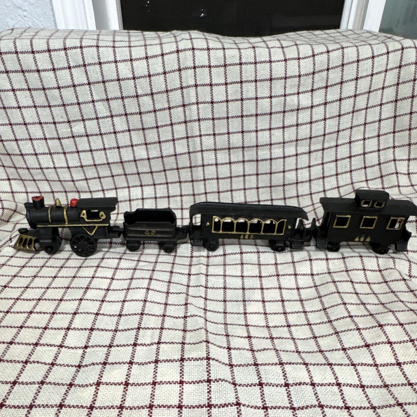 Black/Gold/Red Painted Steam Locomotive 4-Car Set Cast Iron Vintage toy