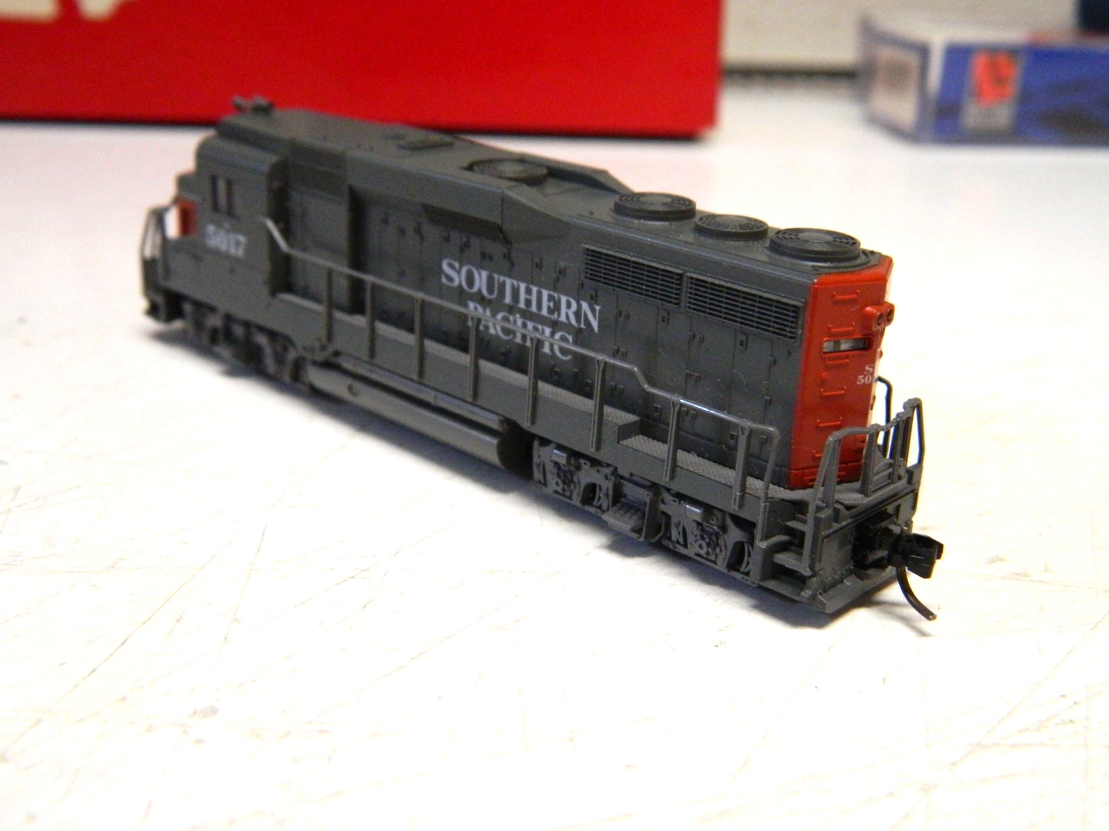 N,Kato,SP GP-30#5017,runs good,exc. Std DC,lts,Kato box(wrong label) as is.(HA)
