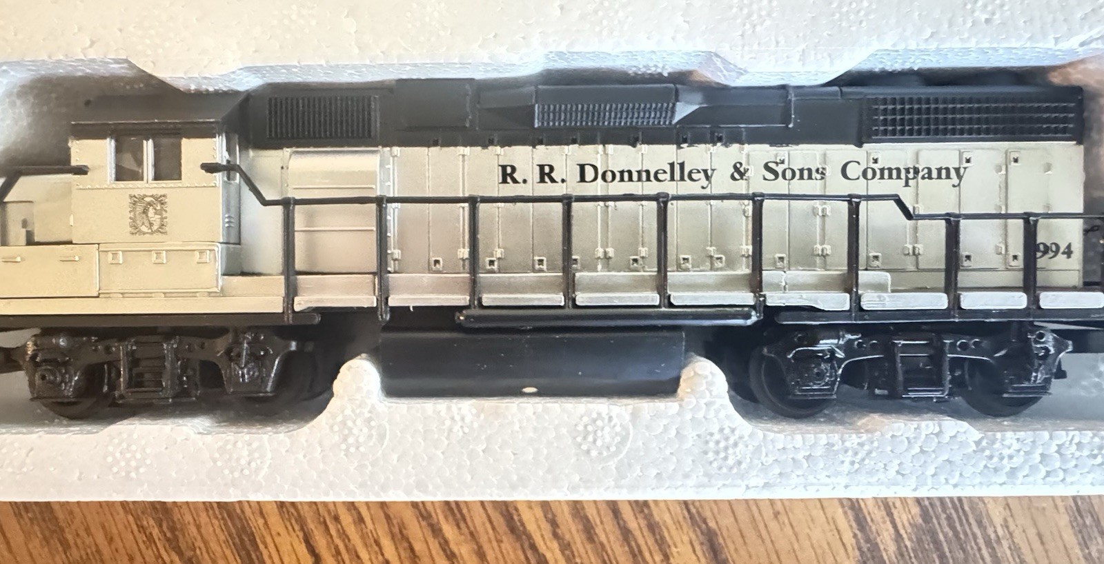 Life Like Die-Cast HO Scale Silver Powered Locomotive W/Headlight RRD 1994 NIB