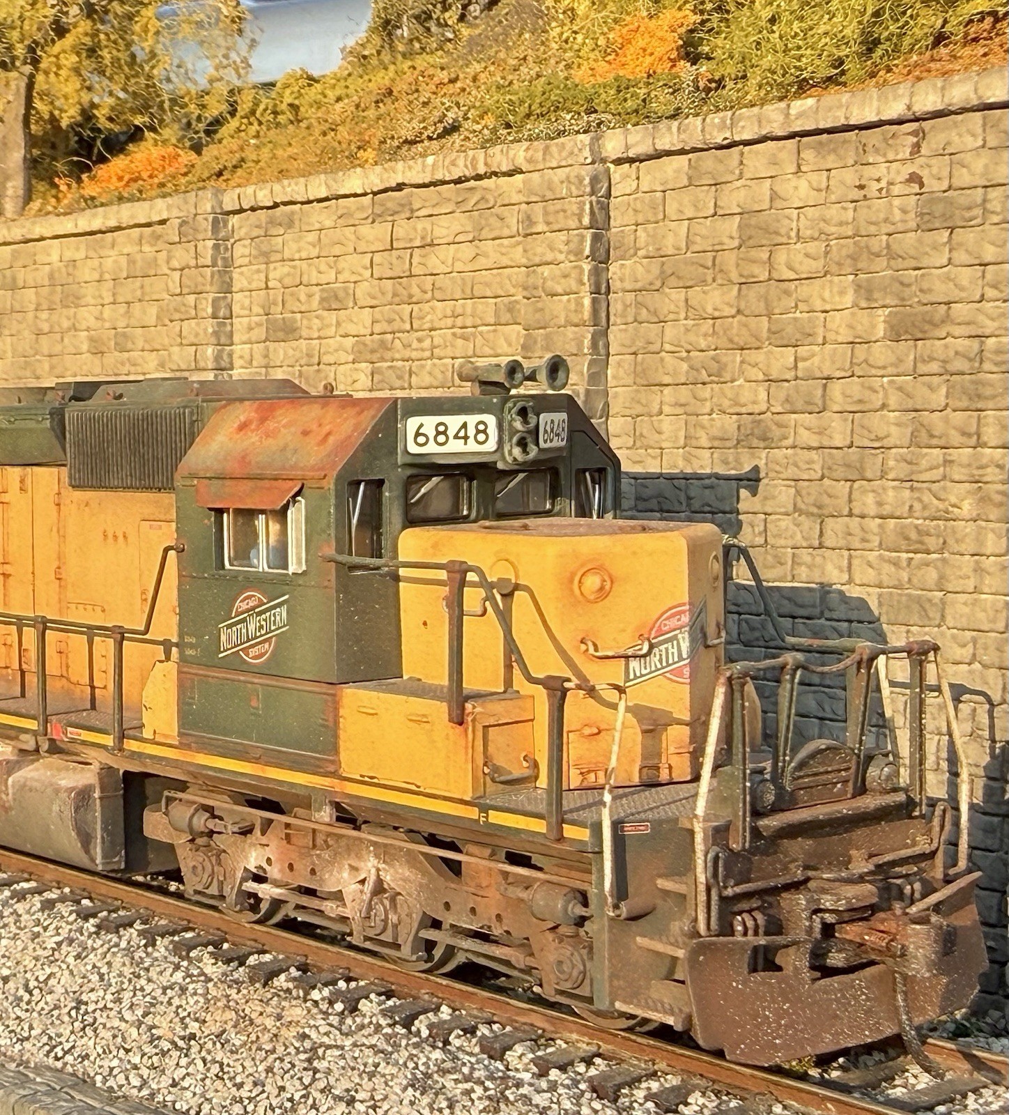 HO Scale BLI EMD SD40-2 CNW #6848 DCC/SOUND/NIB/Weathered