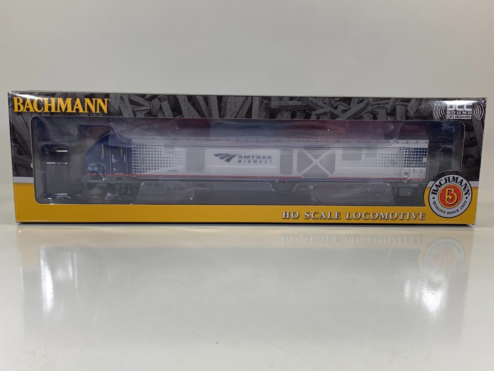 HO Bachmann 67901 Charger SC-44 Diesel Loco w/DCC Amtrack Midwest #4618