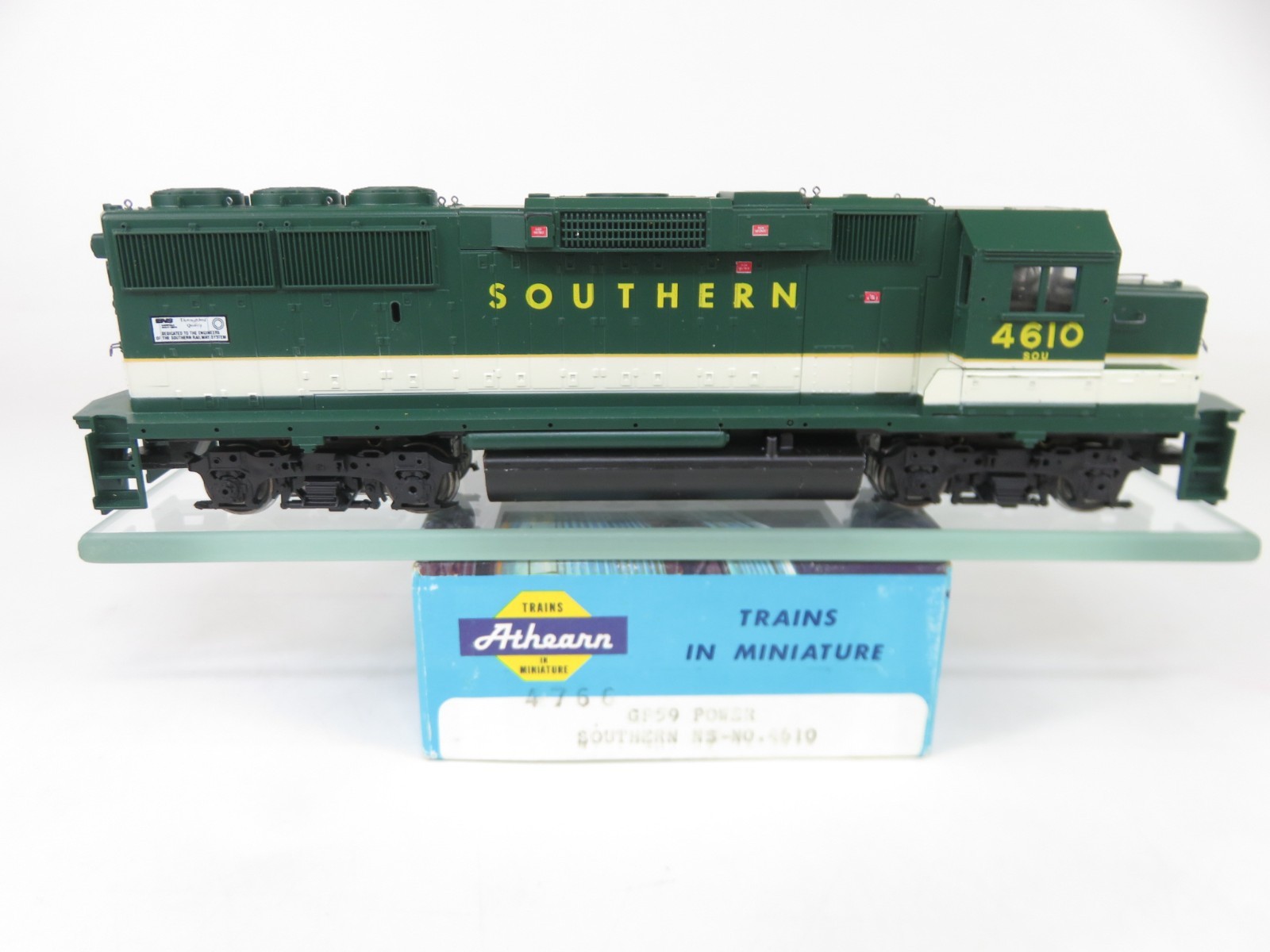 Athearn Blue Box 4766 HO Scale Southern Railway EMD GP59 Diesel Locomotive