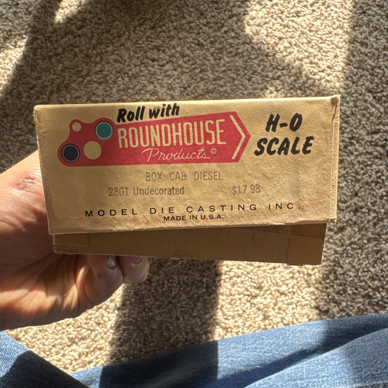 Roundhouse Products HO 1:87 Box Cab Diesel Locomotive Kit DC Analog 2801