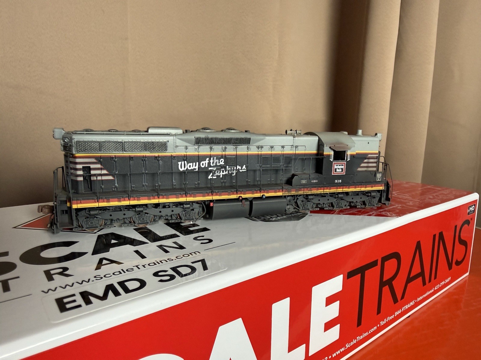 Scaletrains SD7 CB&Q #323 DCC Sound Weathered
