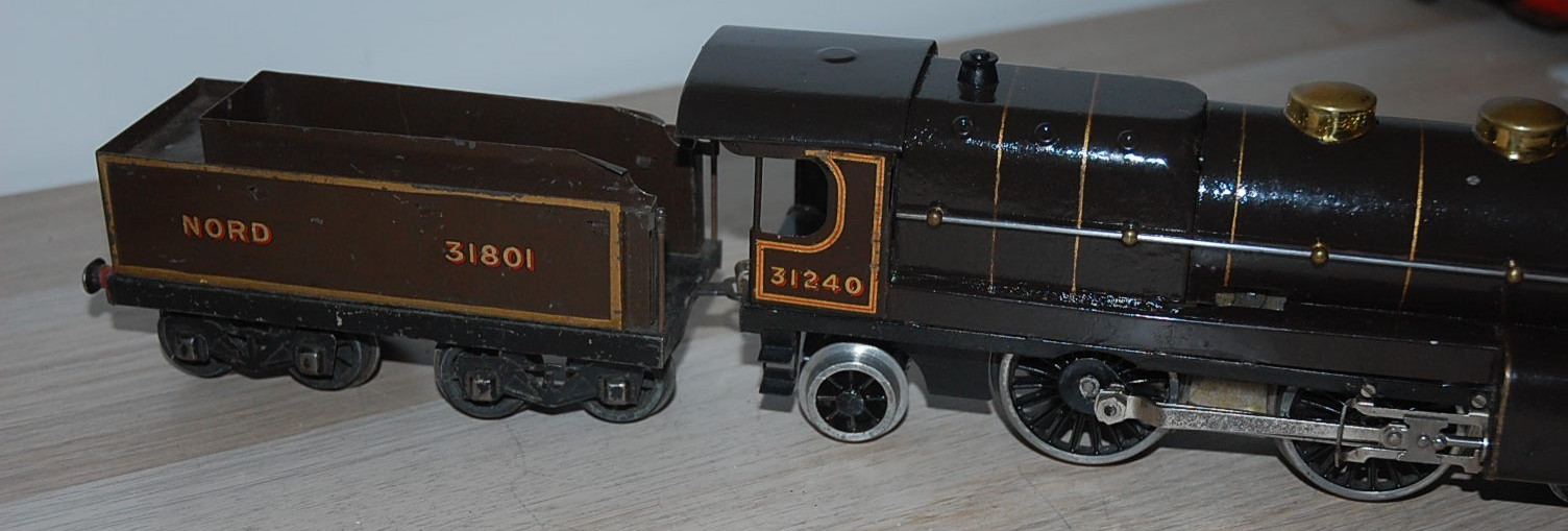 HORNBY O GAUGE CLOCKWORK 3C NORD LOCOMOTIVE AND TENDER IN BROWN LIVERY