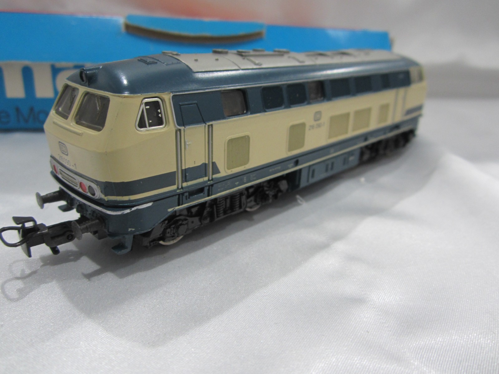 Marklin 3074 HO DB BR 216 Diesel Locomotive, 3 Rail, Analogue