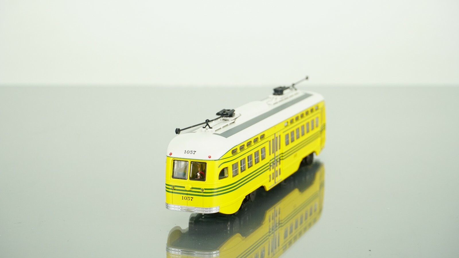 Bowser Cincinnatti PCC Streetcar HO scale