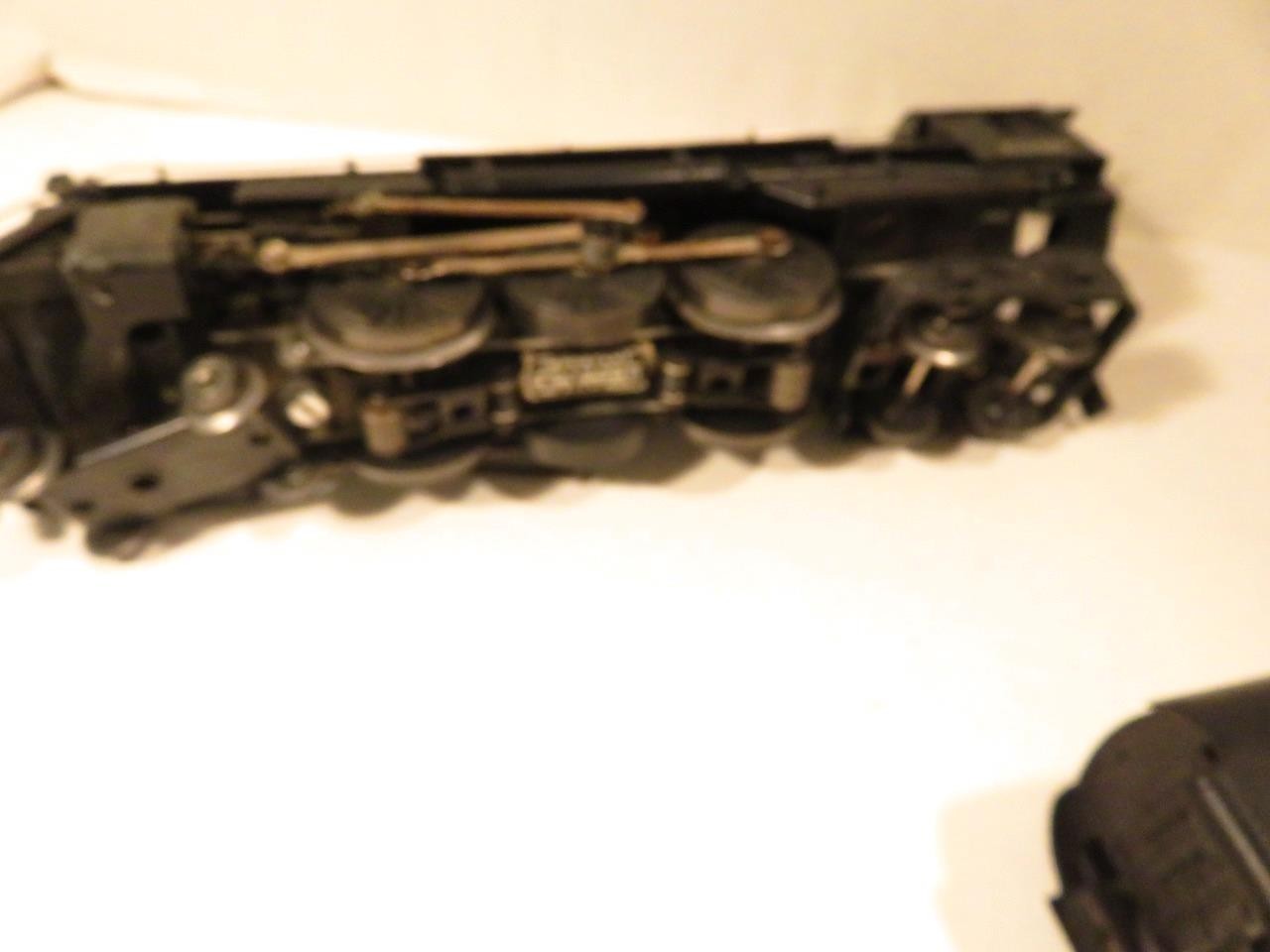 LIONEL POST-WAR TRAINS 2046 STEAM LOCO / 2046W TENDER- BOXED- 027/0- GOOD -W10