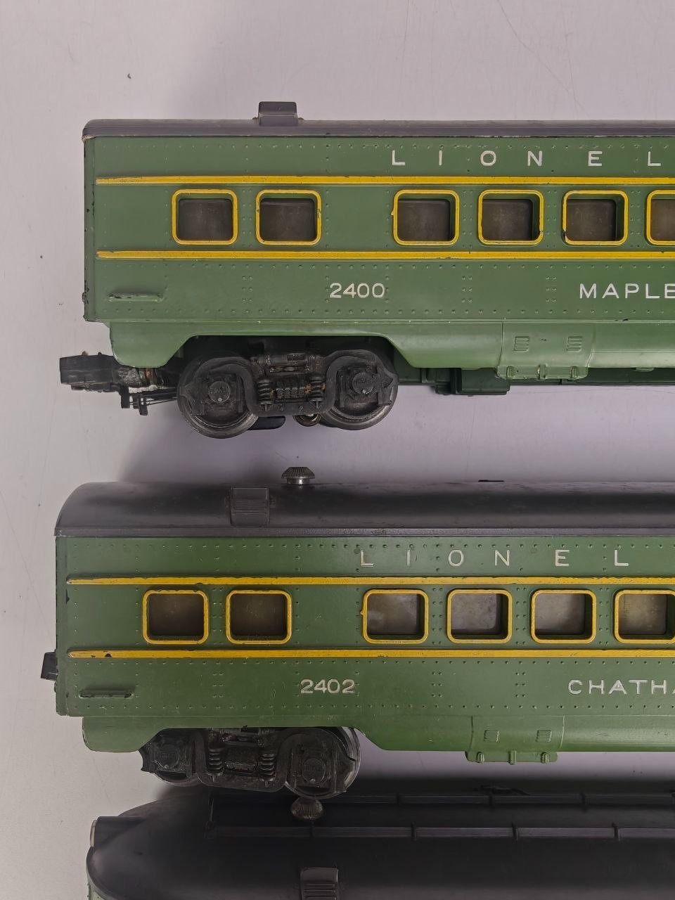 Vintage Lionel 2400 2401 2402 O-27 Green Streamliner Passenger Cars Lot 3