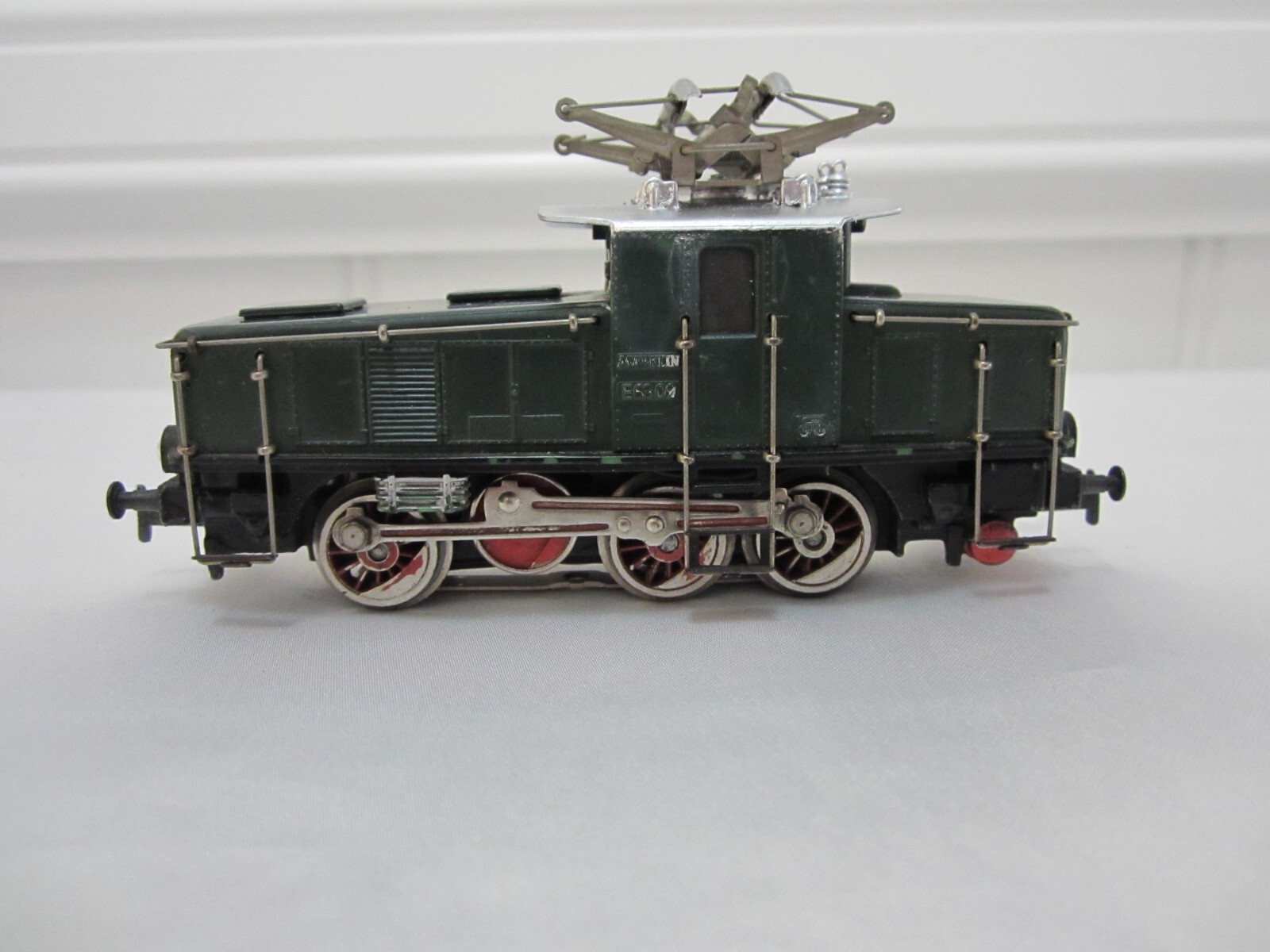 Marklin 3001 HO DB BR 63 Electric Locomotive Green 3 Rail (Analogue) Green
