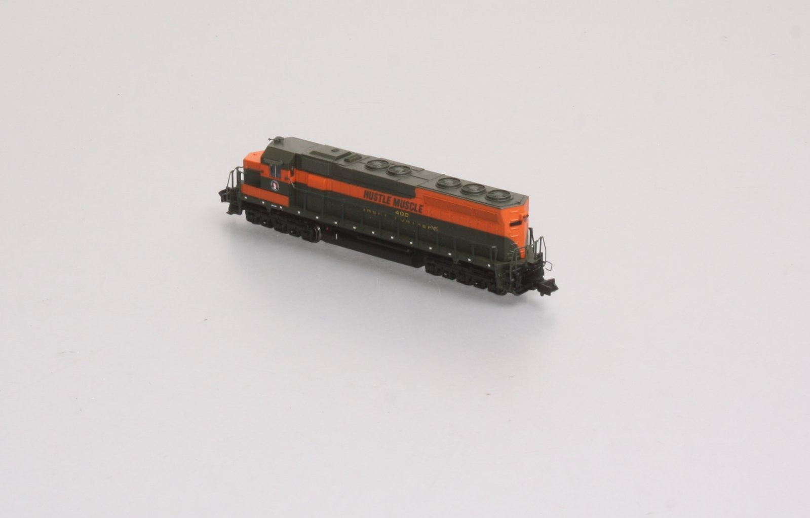 Spectrum 82752 N Great Northern “Hustle Muscle” GE EMD SD-45 Diesel Loco #400 LN