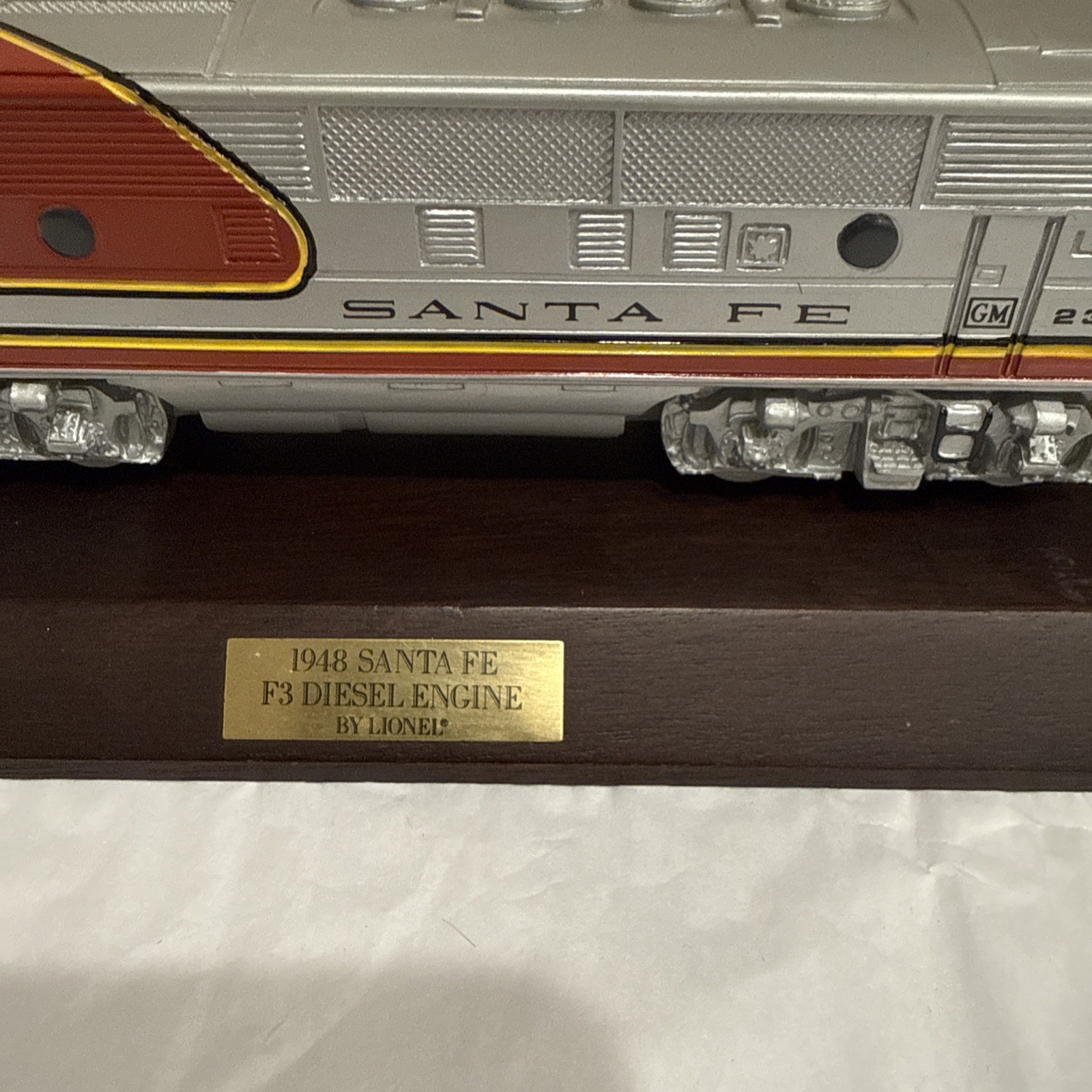 Vintage Avon The Lionel 1948 Santa Fe F3 Diesel Engine Train 1992 #2333
