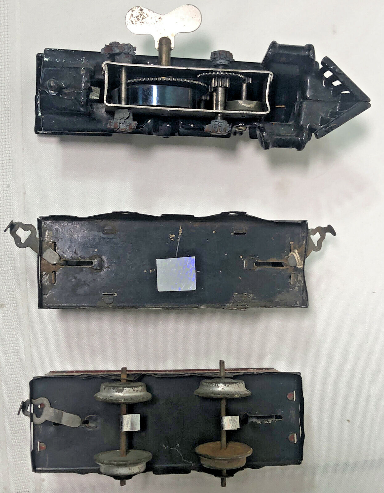 Vintage Cast Iron Wind Up Train Locomotive Engine A.F. 12 with 2 passenger car